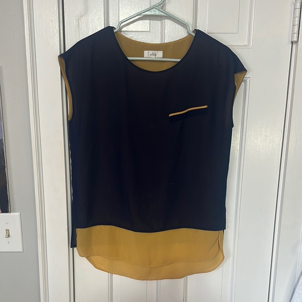 Alto navy blue and gold blouse size medium